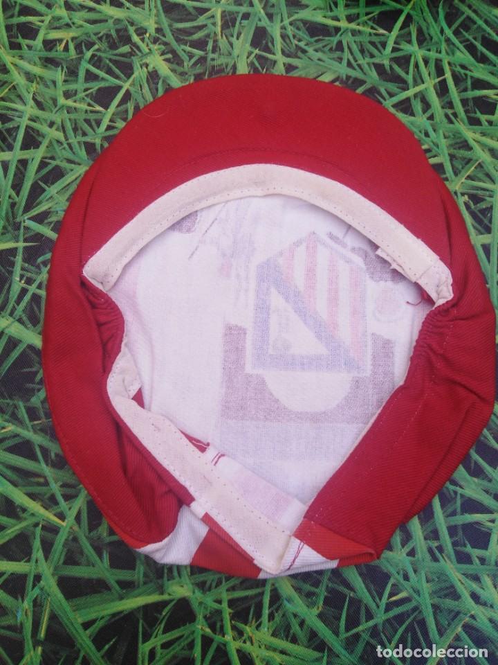 Coleccionismo deportivo: Gorra At. Madrid - Foto 2