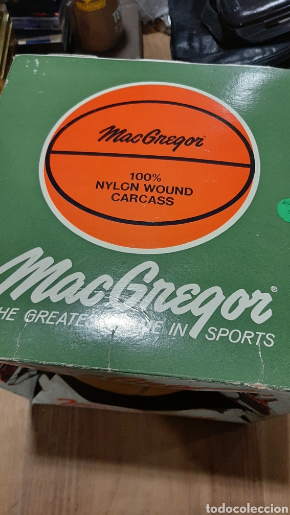 Coleccionismo deportivo: MAC GREGIR PELOTA USADA DE BALONCESTO CON CAJA - Foto 2