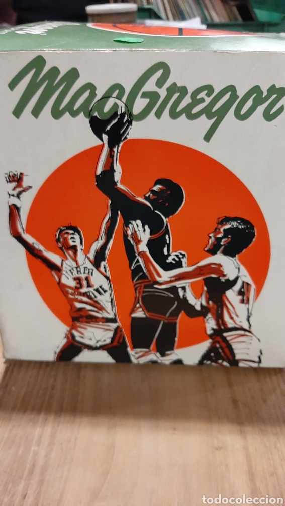 Coleccionismo deportivo: MAC GREGIR PELOTA USADA DE BALONCESTO CON CAJA - Foto 3