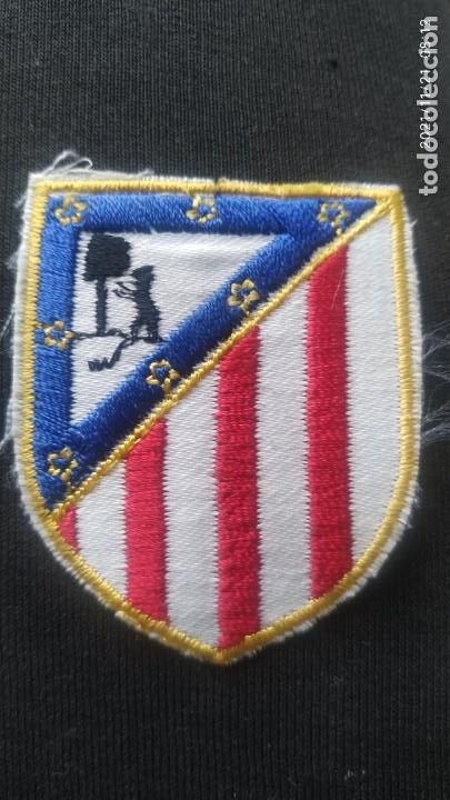 Coleccionismo deportivo: Escudo bordado Atl&eacute;tico Madrid - Foto 1