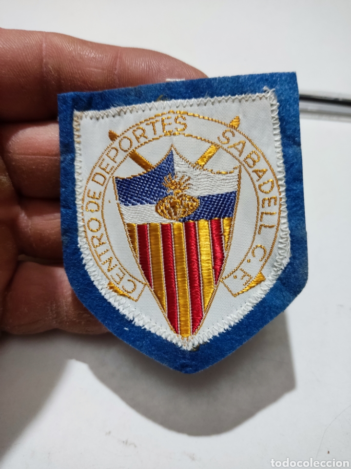Coleccionismo deportivo: Escudo Centro de Deportes Sabadell C.F. - Foto 3