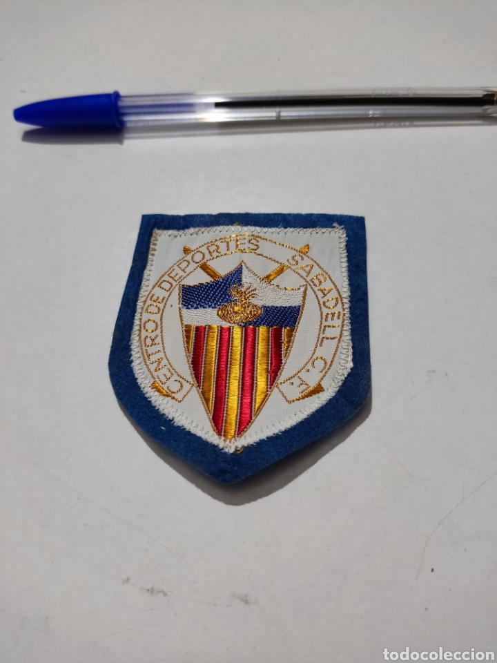 Coleccionismo deportivo: Escudo Centro de Deportes Sabadell C.F. - Foto 1
