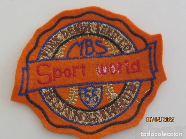 Coleccionismo deportivo: PACHE DE TELA SPORT WORLD M.B.S - Foto 1