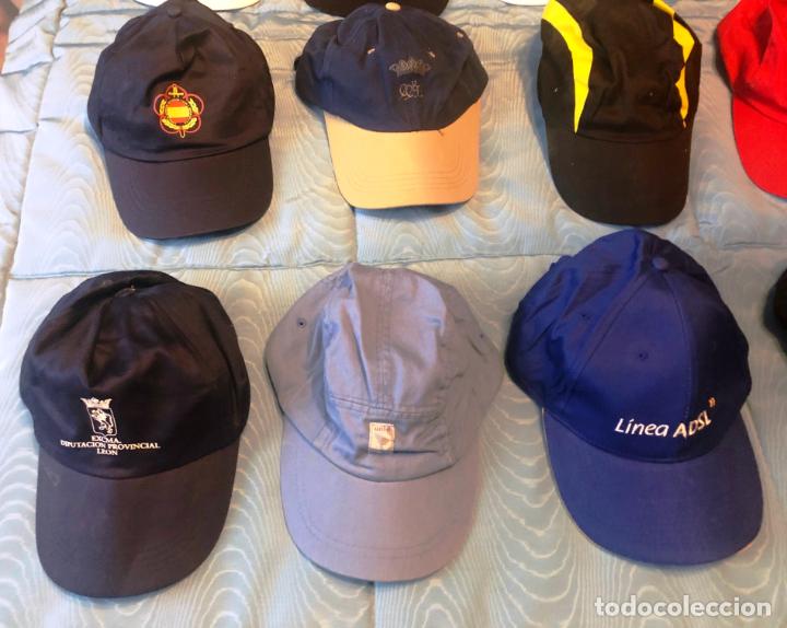 Coleccionismo deportivo: Veinte gorras de diferentes estamentos o empresas. - Foto 5