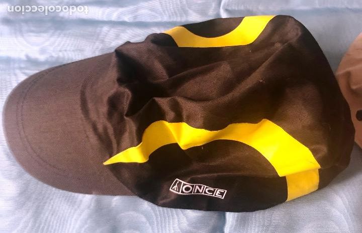 Coleccionismo deportivo: Lote de tres gorras de diversos estamentos. - Foto 2