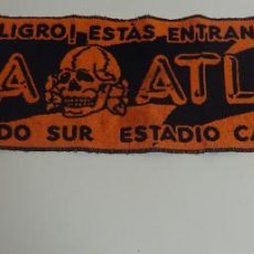 Coleccionismo deportivo: ANTIGUA BUFANDA DE FÚTOL. ULTRA ULTRAS ATLÉTICO MADRID. ESTADIO VICENTE CALDERÓN ZONA ATLÉTICA 100GR. Lote 366624336