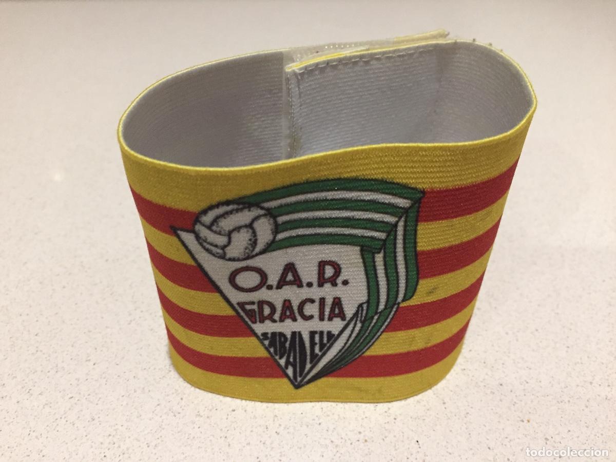 Coleccionismo deportivo: Brazalete capit&aacute;n OAR Gracia - Foto 1
