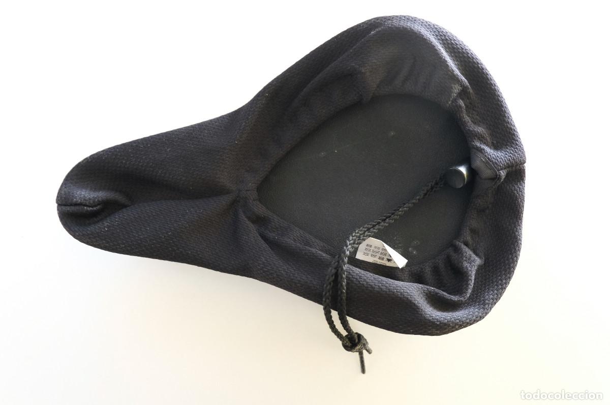 Coleccionismo deportivo: Lote complementos de bicileta: bomba de aire, funda para sill&iacute;n y candado - Foto 4