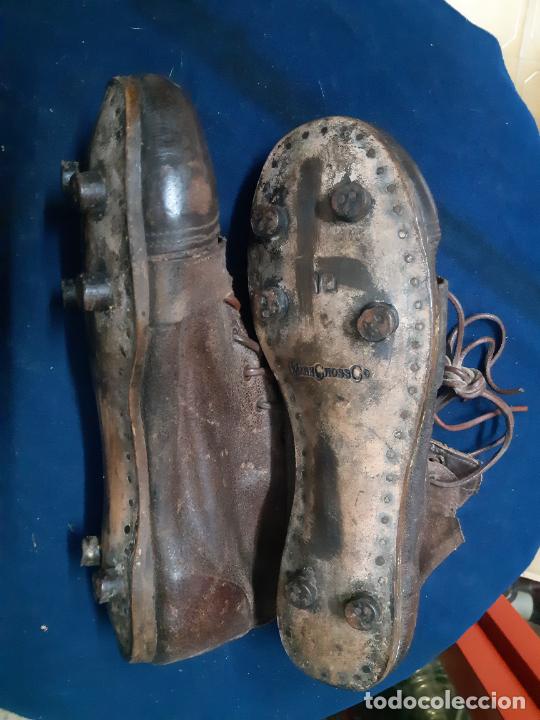 Coleccionismo deportivo: BOTAS ANTIGUAS DE RUGBY TODO CUERO - Foto 3