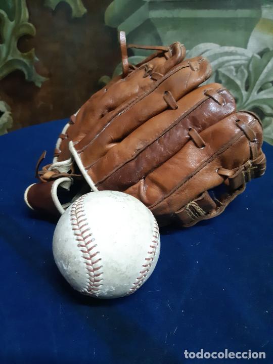 Coleccionismo deportivo: ANTIGUO GUANTE DE BEISBOL Y PELOTA. - Foto 1