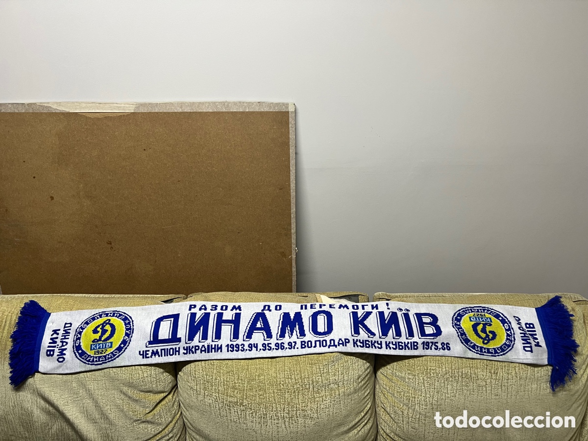 Coleccionismo deportivo: Bufanda dynamo de K&iacute;ev - Foto 1