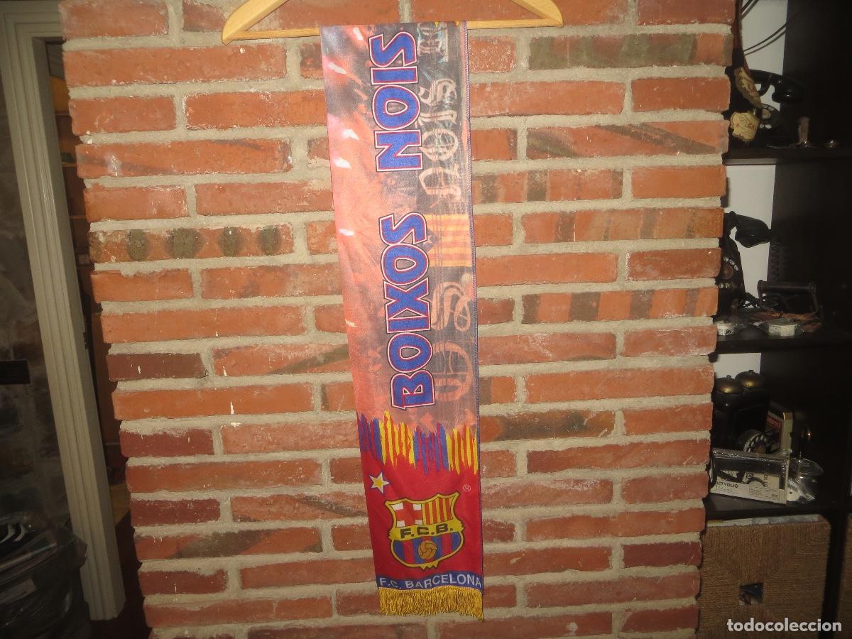 Coleccionismo deportivo: BUFANDA DEL BARCELONA LOS BOIXOS NOIS,NUEVA - Foto 1