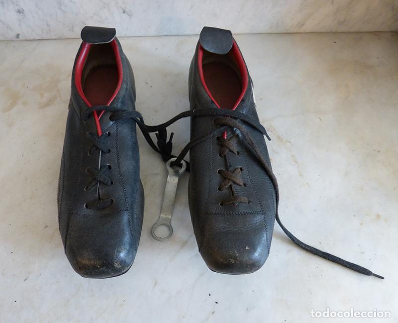 Coleccionismo deportivo: Zapatillas de rugby Rivat - Foto 2