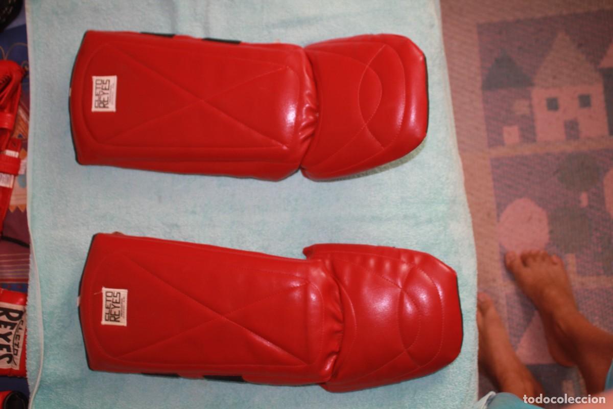 Coleccionismo deportivo: Espinillera Cleto Reyes - Foto 2