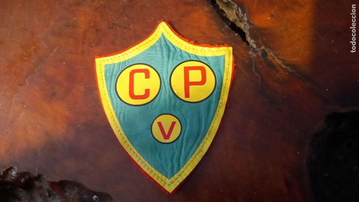 Coleccionismo deportivo: PARCHE ESCUDO DE TELA CON LAS INICIALES C P V - Foto 1