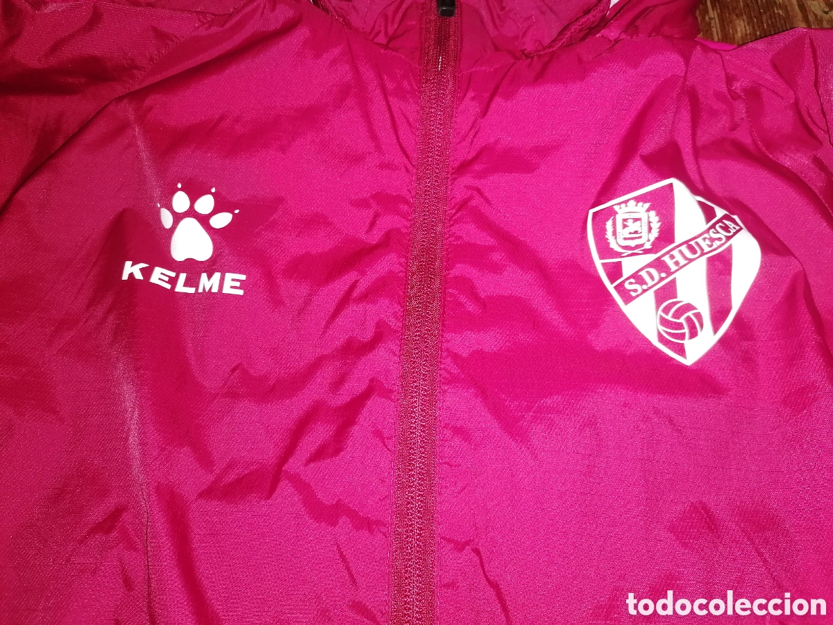 Coleccionismo deportivo: Chaqueta chubasquero S.D. HUESCA - Kelme - Foto 1