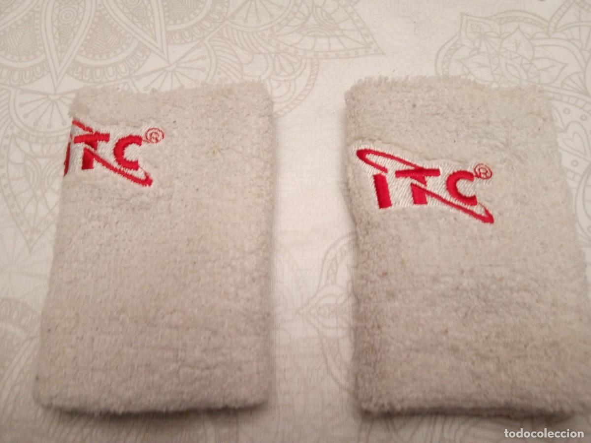 Coleccionismo deportivo: 2 Mu&ntilde;equeras ITC - Foto 1