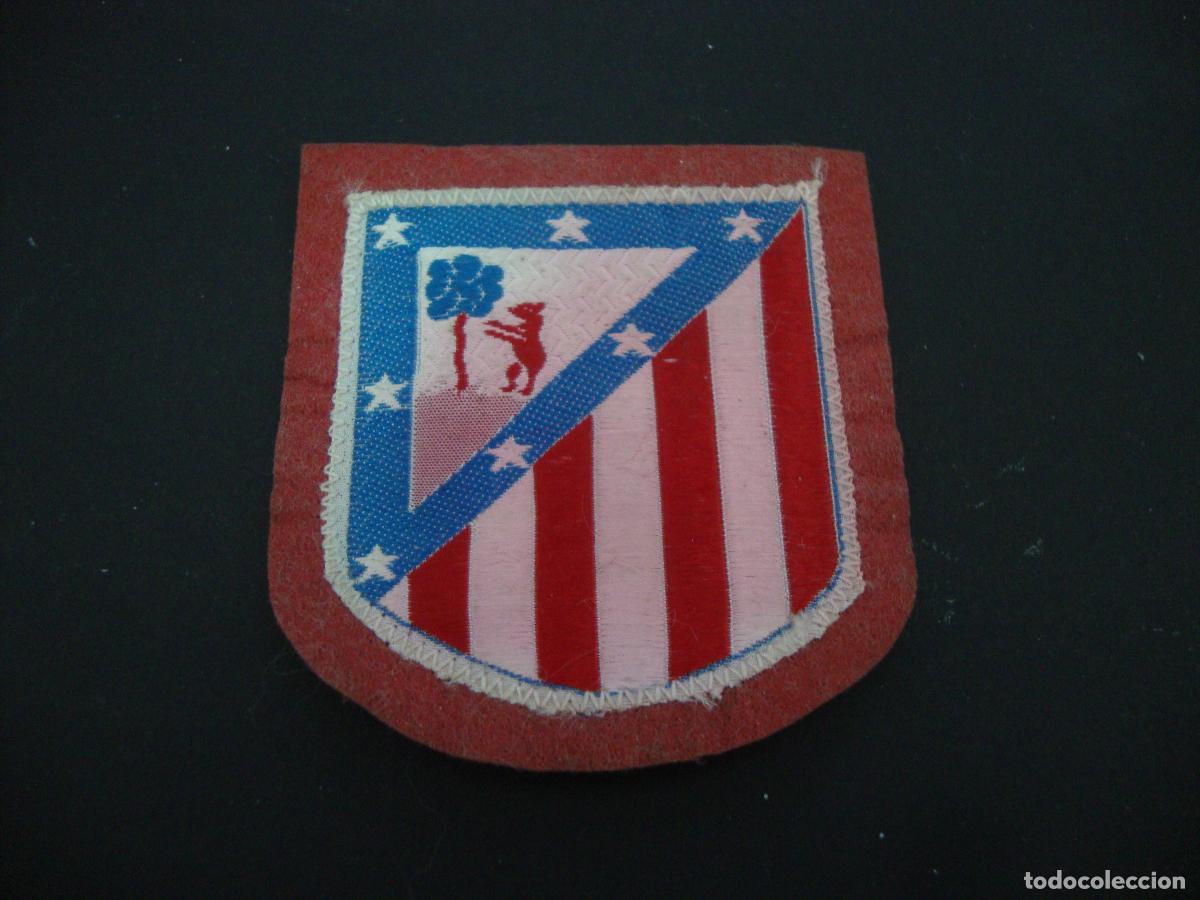 Coleccionismo deportivo: ANTIGUO PARCHE BORDADO ESCUDO ATLETICO DE MADRID - Foto 1