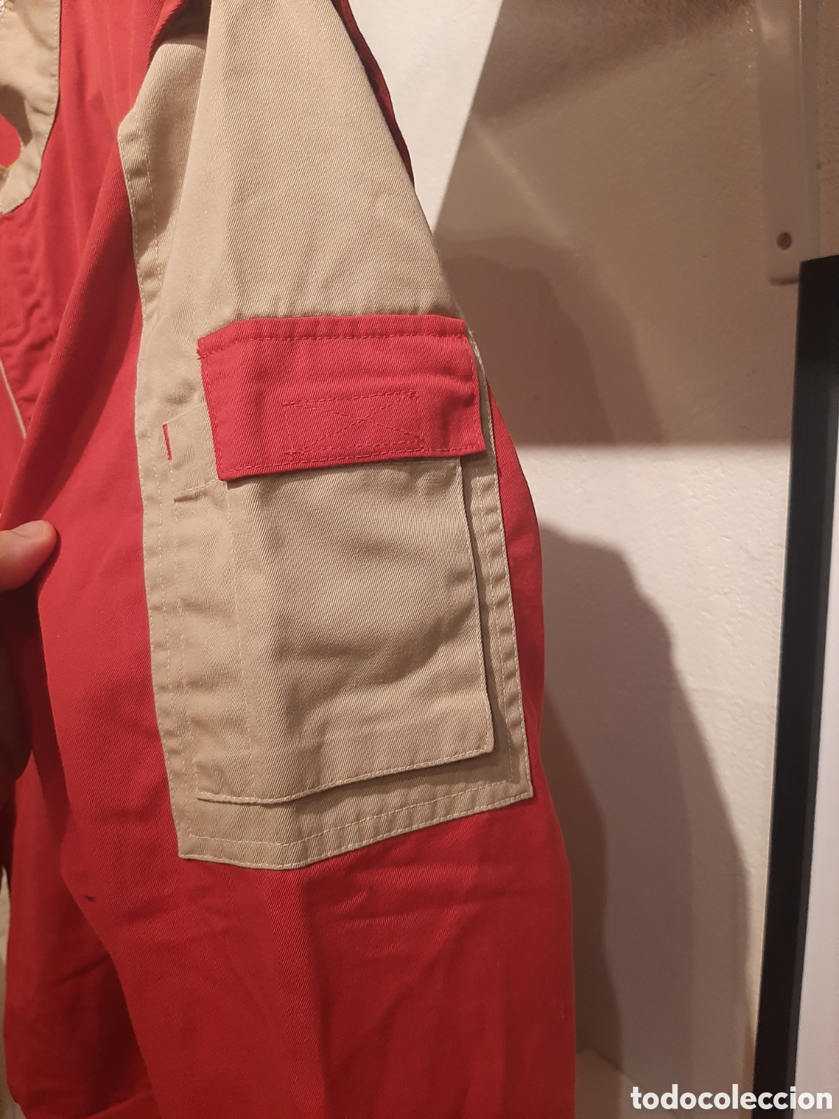 Coleccionismo deportivo: Chaqueta mec&aacute;nico f&aacute;brica Ferrari - Foto 5