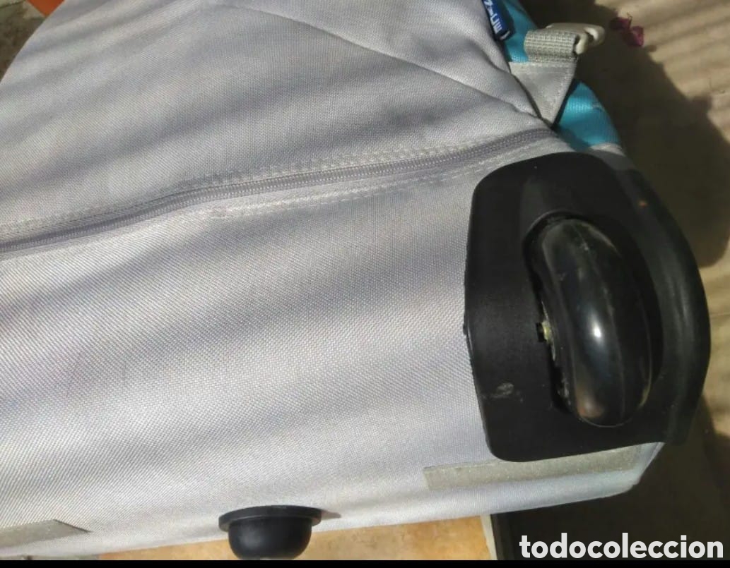 Coleccionismo deportivo: Mochila con ruedas y muchos compartimentos - Foto 4