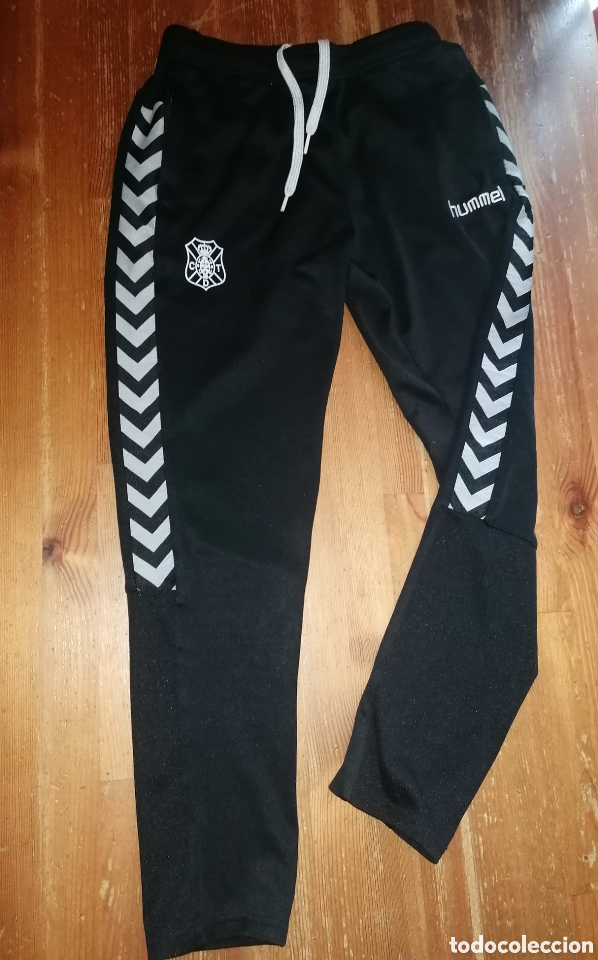 Coleccionismo deportivo: Pantal&oacute;n de ch&aacute;ndal CD TENERIFE - HUMMEL - M - Foto 1