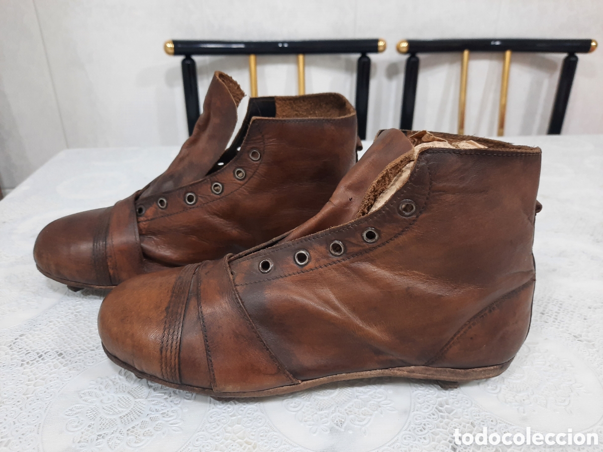 Coleccionismo deportivo: Botas de f&uacute;tbol antiguas 1900 1930 - Foto 1
