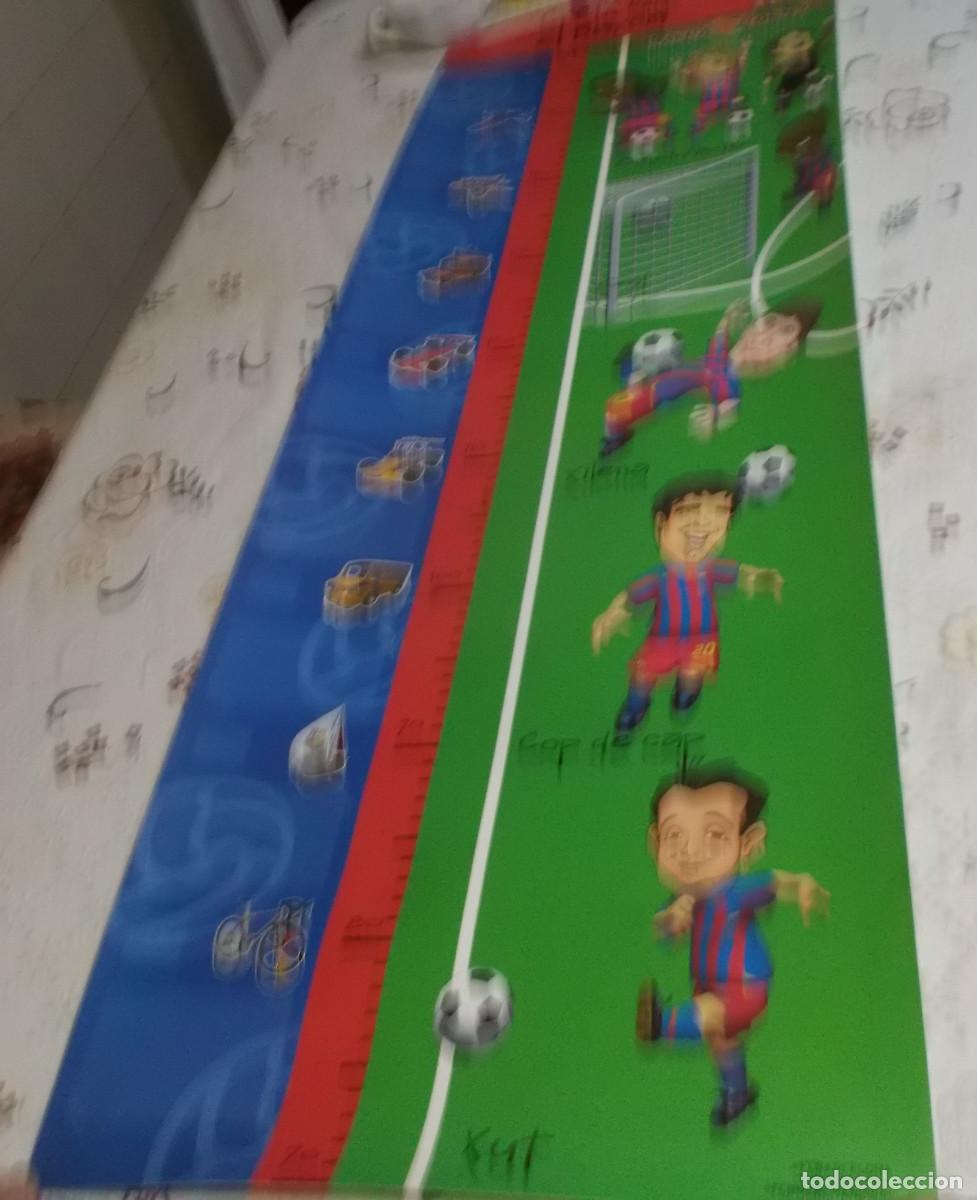 Coleccionismo deportivo: medidor de ni&ntilde;os con jugadores delo bar&ccedil;a - Foto 1