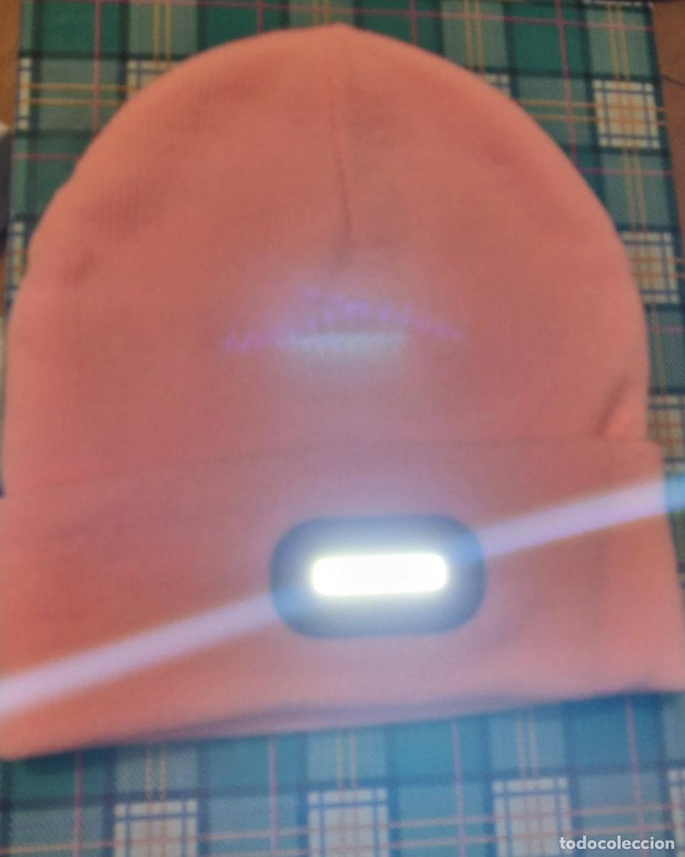 Coleccionismo deportivo: Gorro de lana rosa con luz led. Sin usar. Nuevo. - Foto 4