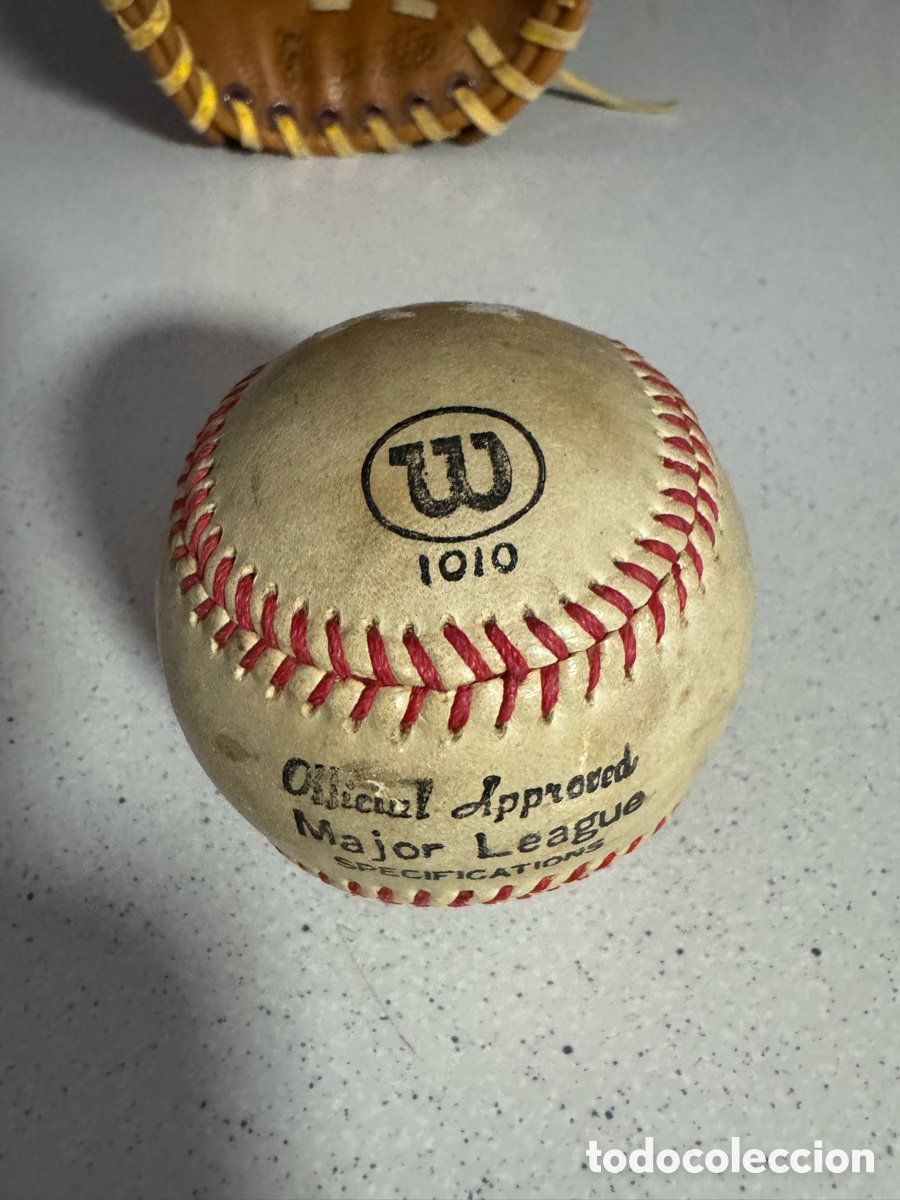Coleccionismo deportivo: Lote guante de b&eacute;isbol con dos pelotas - Foto 8