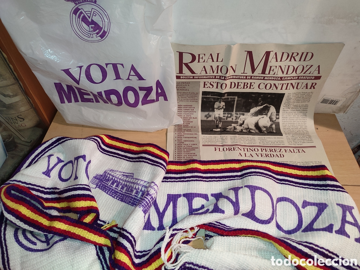 Coleccionismo deportivo: Bufanda y Bolsa Campa&ntilde;a Ram&oacute;n Mendoza Real Madrid - Foto 1