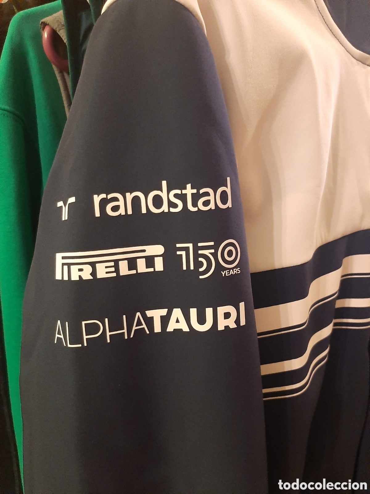 Coleccionismo deportivo: Chaqueta softshell oficial Alpha Tauri F1 Team - Foto 4