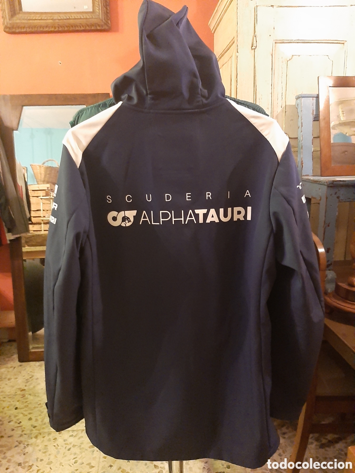 Coleccionismo deportivo: Chaqueta softshell oficial Alpha Tauri F1 Team - Foto 8