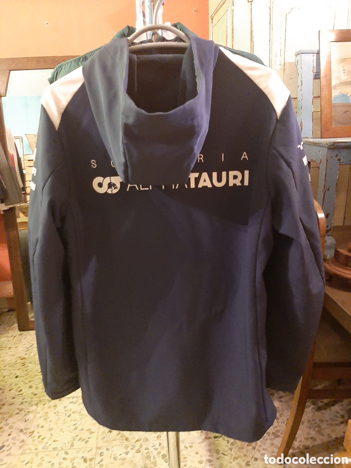 Coleccionismo deportivo: Chaqueta softshell oficial Alpha Tauri F1 Team - Foto 13