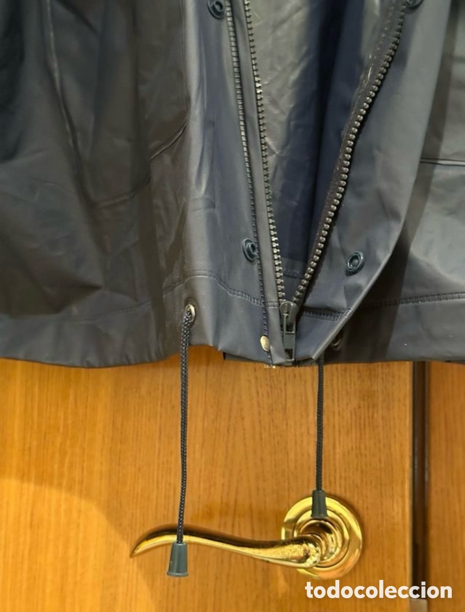 Coleccionismo deportivo: CHAQUETA DEL BAR&Ccedil;A IMPERMEABLE CON CAPUCHA ESTRENA - Foto 4