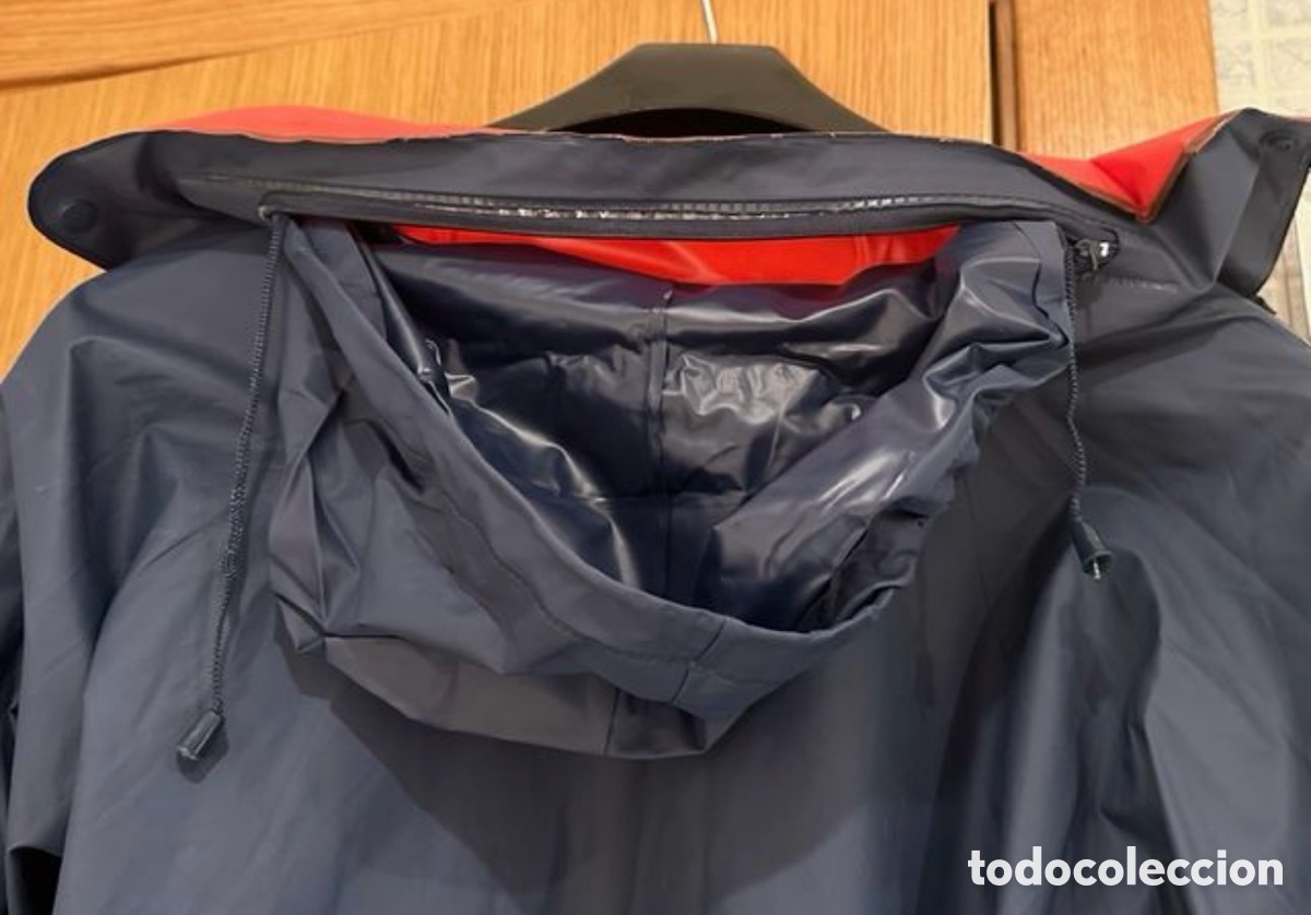 Coleccionismo deportivo: CHAQUETA DEL BAR&Ccedil;A IMPERMEABLE CON CAPUCHA ESTRENA - Foto 9