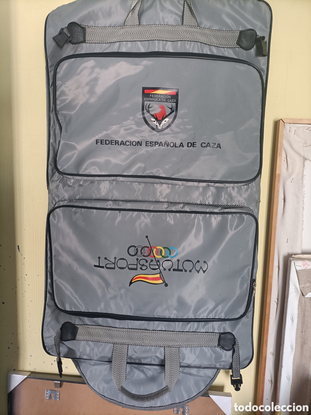 Coleccionismo deportivo: FEDERACI&Oacute;N ESPA&Ntilde;OLA DE CAZA. Bolsa de viaje - Foto 3