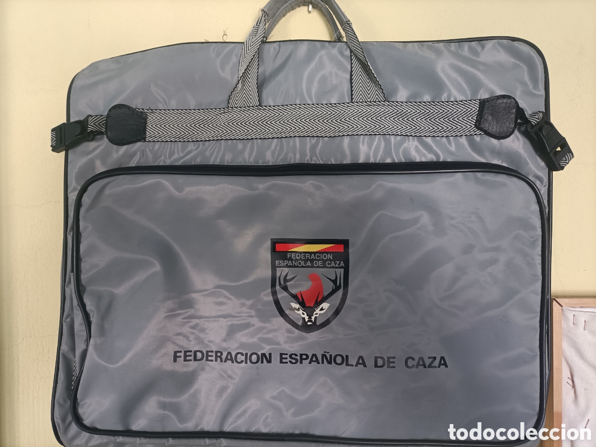 Coleccionismo deportivo: FEDERACI&Oacute;N ESPA&Ntilde;OLA DE CAZA. Bolsa de viaje - Foto 1