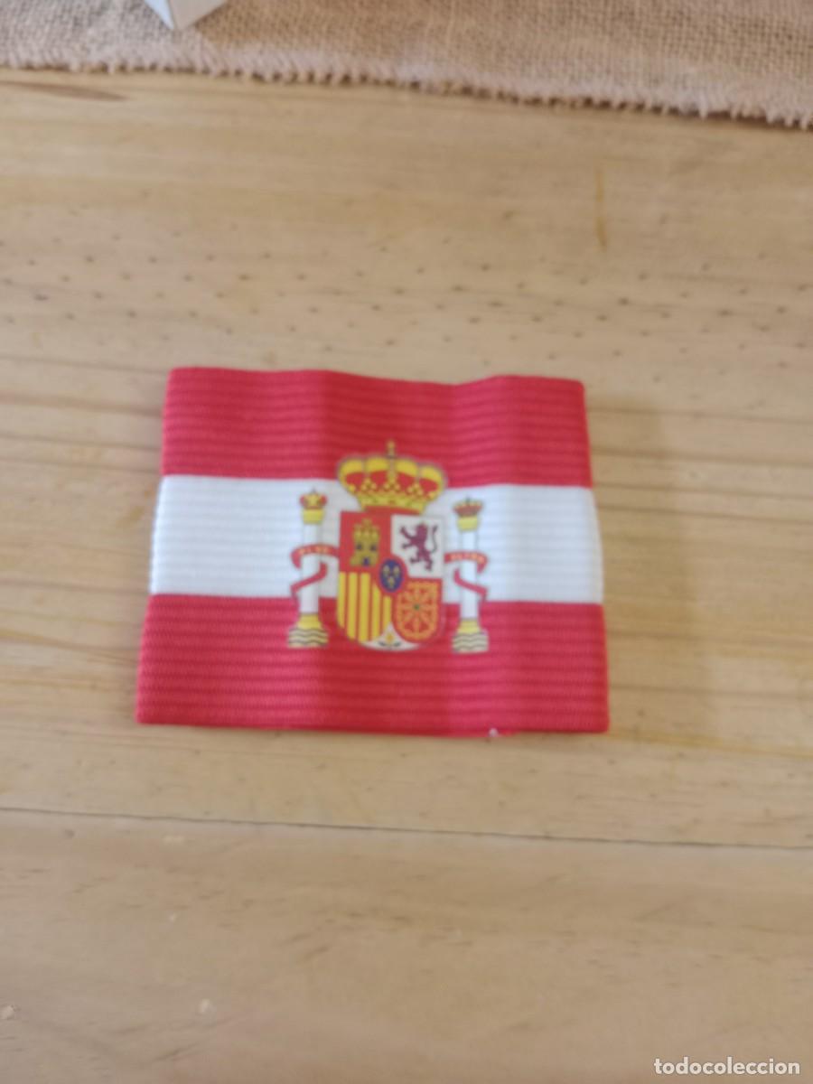Coleccionismo deportivo: Brazalete capitan escudo Espa&ntilde;a - Foto 1
