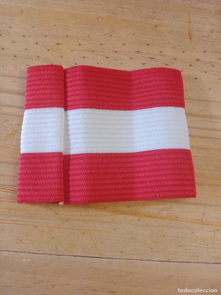 Coleccionismo deportivo: Brazalete capitan escudo Espa&ntilde;a - Foto 2