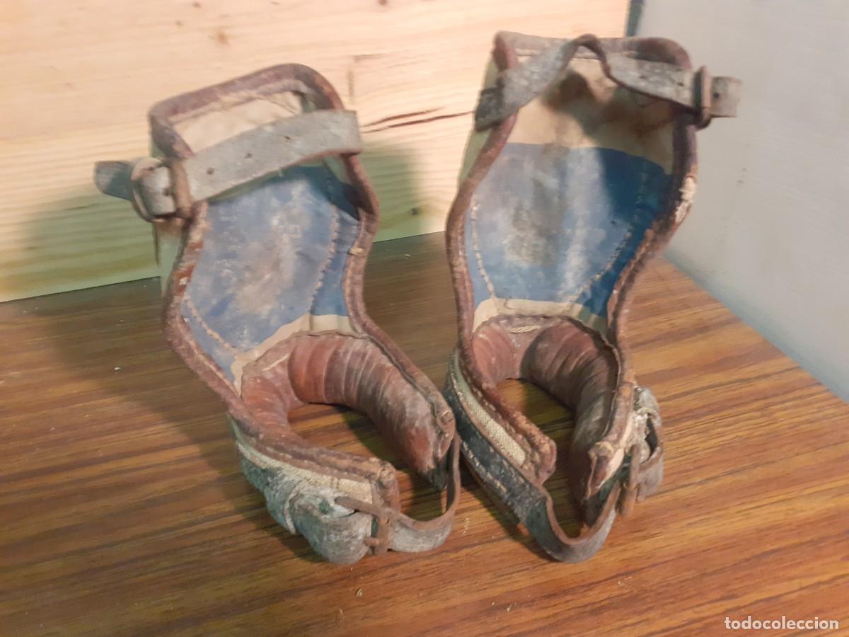 Coleccionismo deportivo: Antiguas rodilleras de hockey - Foto 5