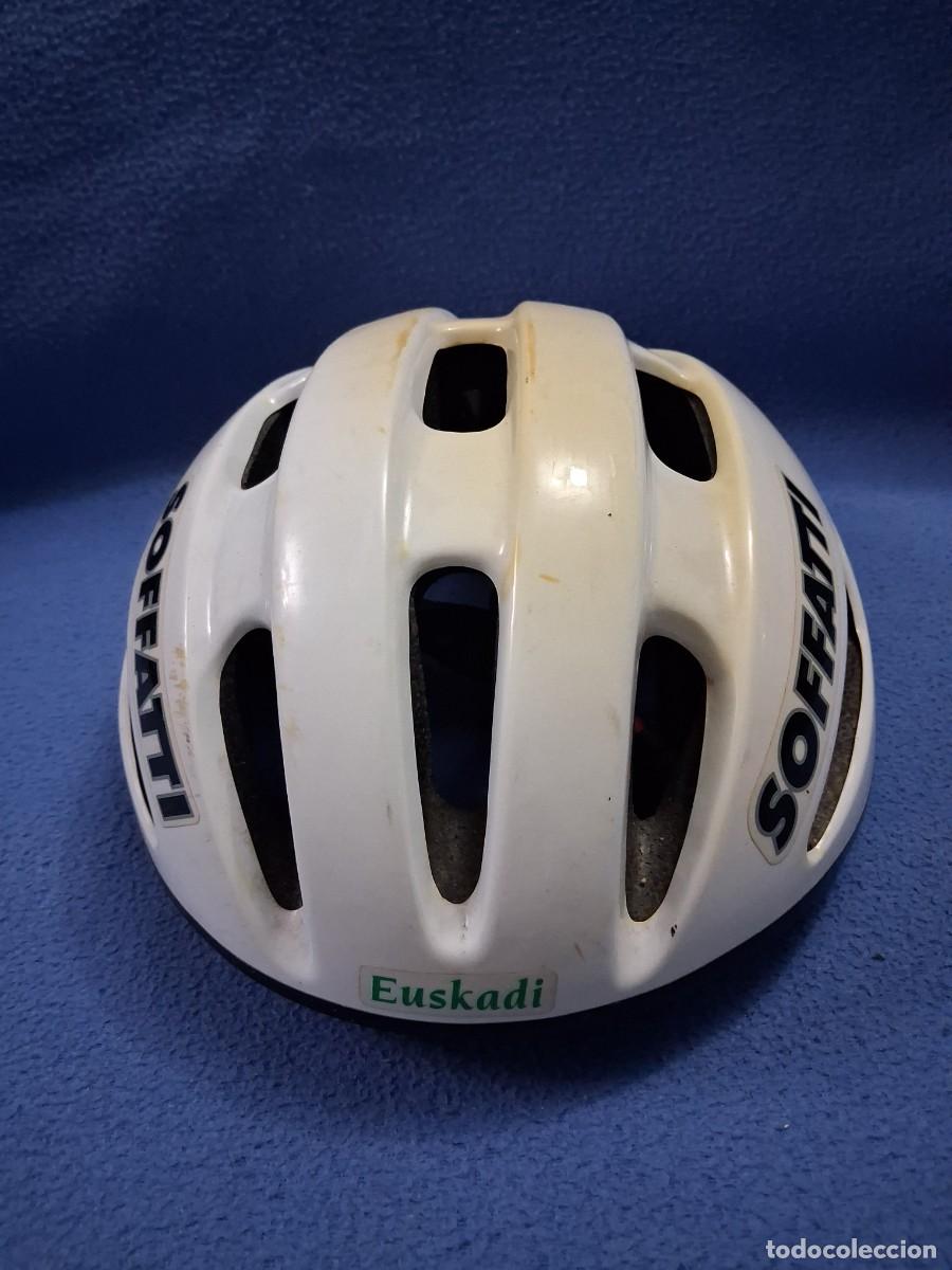 Coleccionismo deportivo: CASCO 1&deg; EPOCA EQUIPO EUSKADI CICLISMO ORIGINAL. - Foto 2