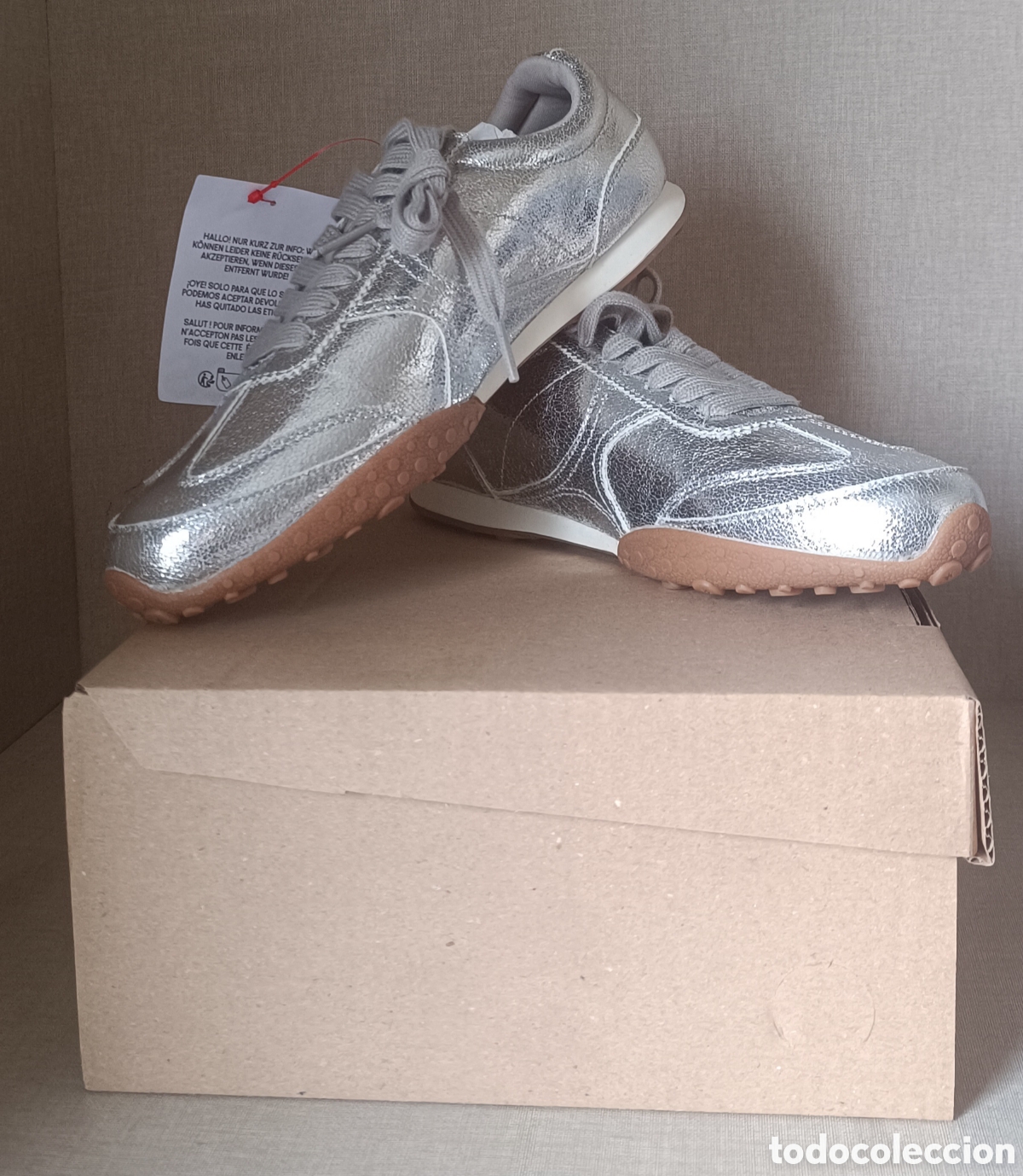 Coleccionismo deportivo: Zapatillas Plateadas con Cordones - Foto 1