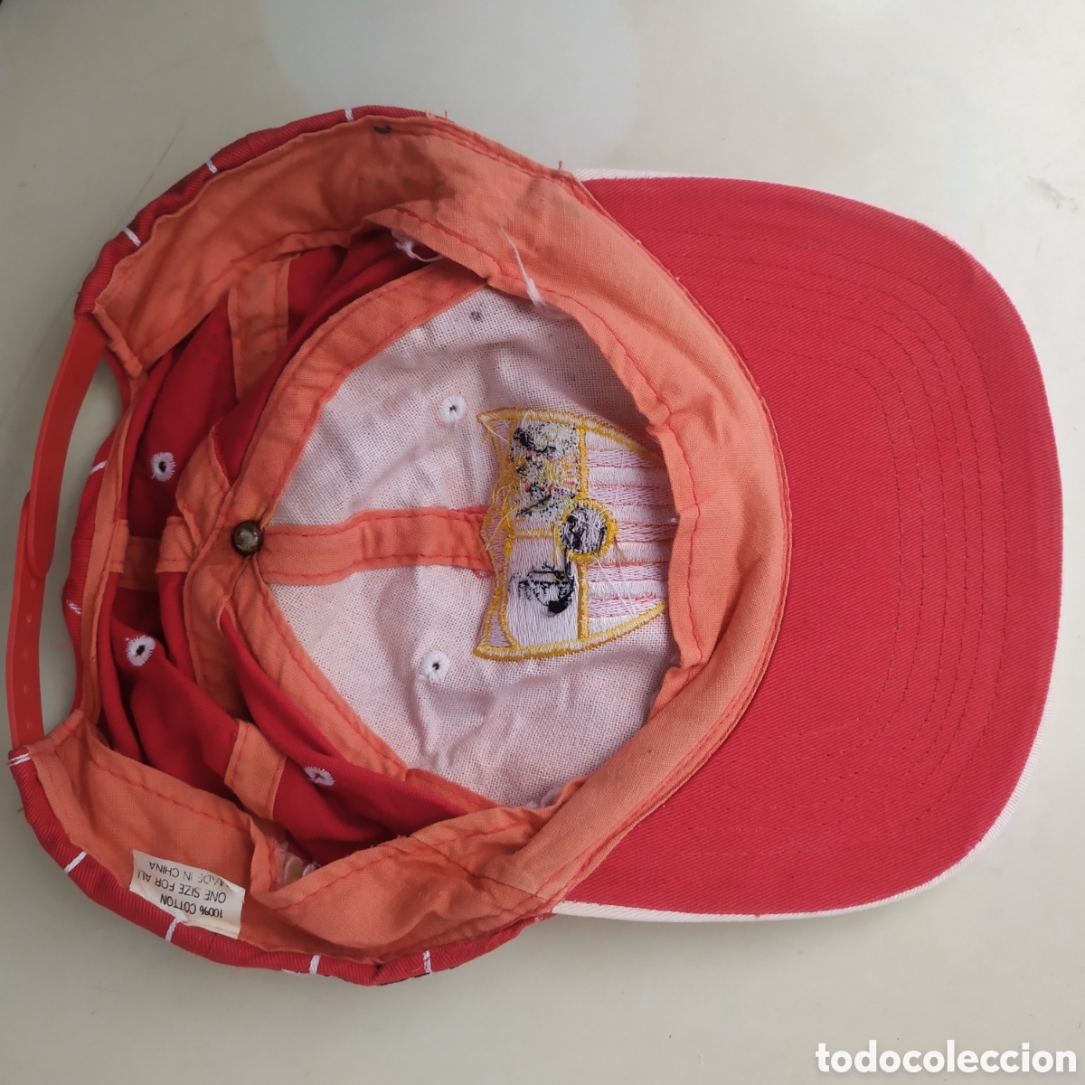 Coleccionismo deportivo: Gorra del Sevilla FC deteriorada - Foto 6
