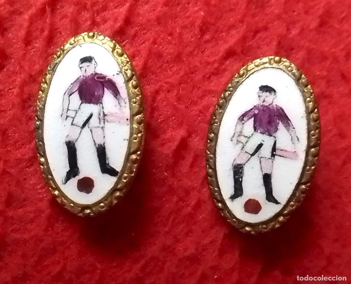 Coleccionismo deportivo: ANTIGUO SET JUEGO DE 2 BOTONES ? COMPLEMENTOS ? JUGADORES DE F&Uacute;TBOL SOCCER PLAYERS FOOTBALL CALCIO..
