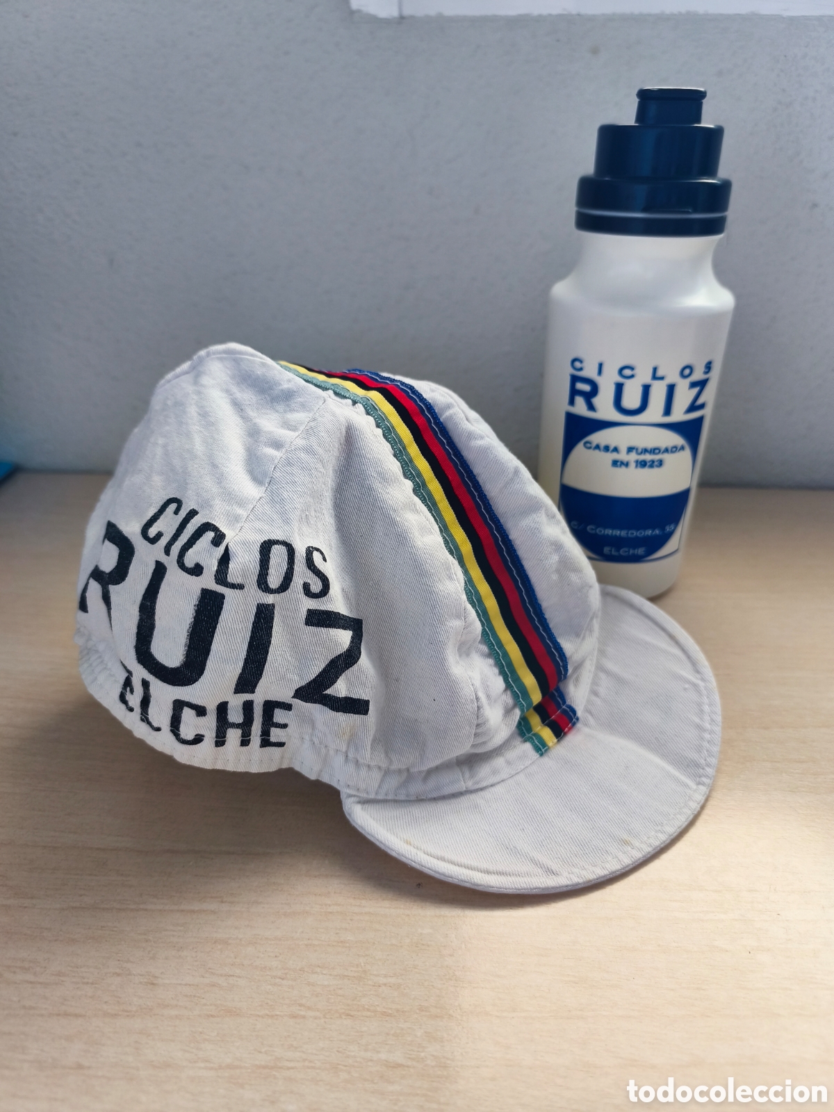 Coleccionismo deportivo: Lote ciclismo vintage - CICLOS RUIZ ELCHE - Gorra y botellin de la ya desaparecida tienda de Elche