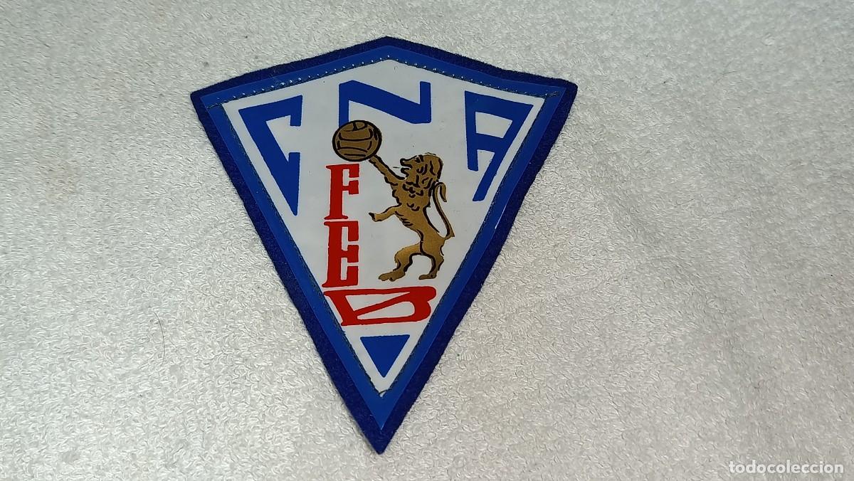 Coleccionismo deportivo: ANTIGUO P&Agrave;RCHE CNA COMITE NACIONAL DE ARBITROS FEB FEDERACION ESPA&Ntilde;OLA DE BALONCESTO A&Ntilde;OS 60