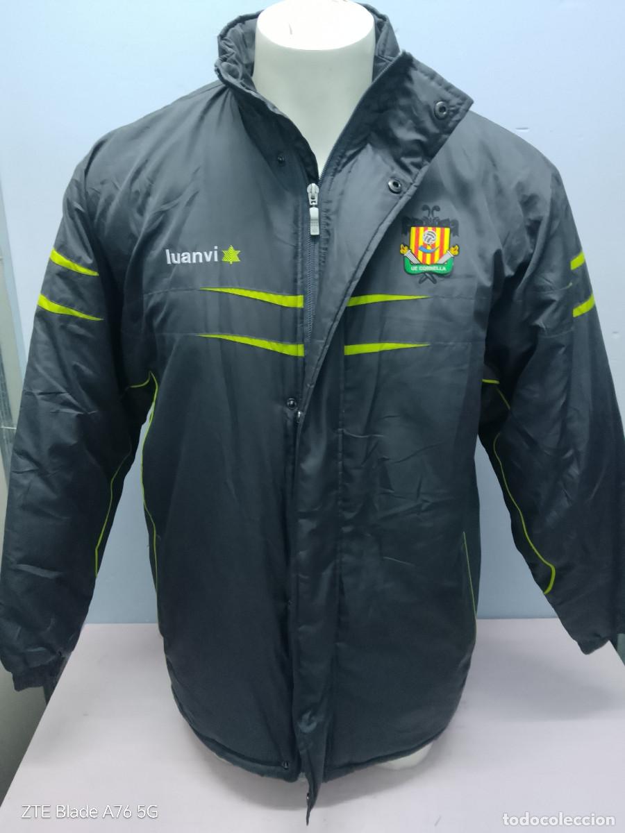 Coleccionismo deportivo: CE Cornella chaqueta futbol plumon jugador jacket M 62cts