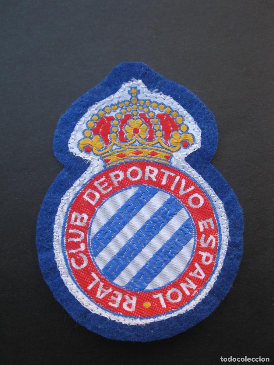 Collectionnisme sportif: ANTIGUO PARCHE DE TELA - REAL CLUB DEPORTIVO ESPA&Ntilde;OL - A&Ntilde;OS 70.
