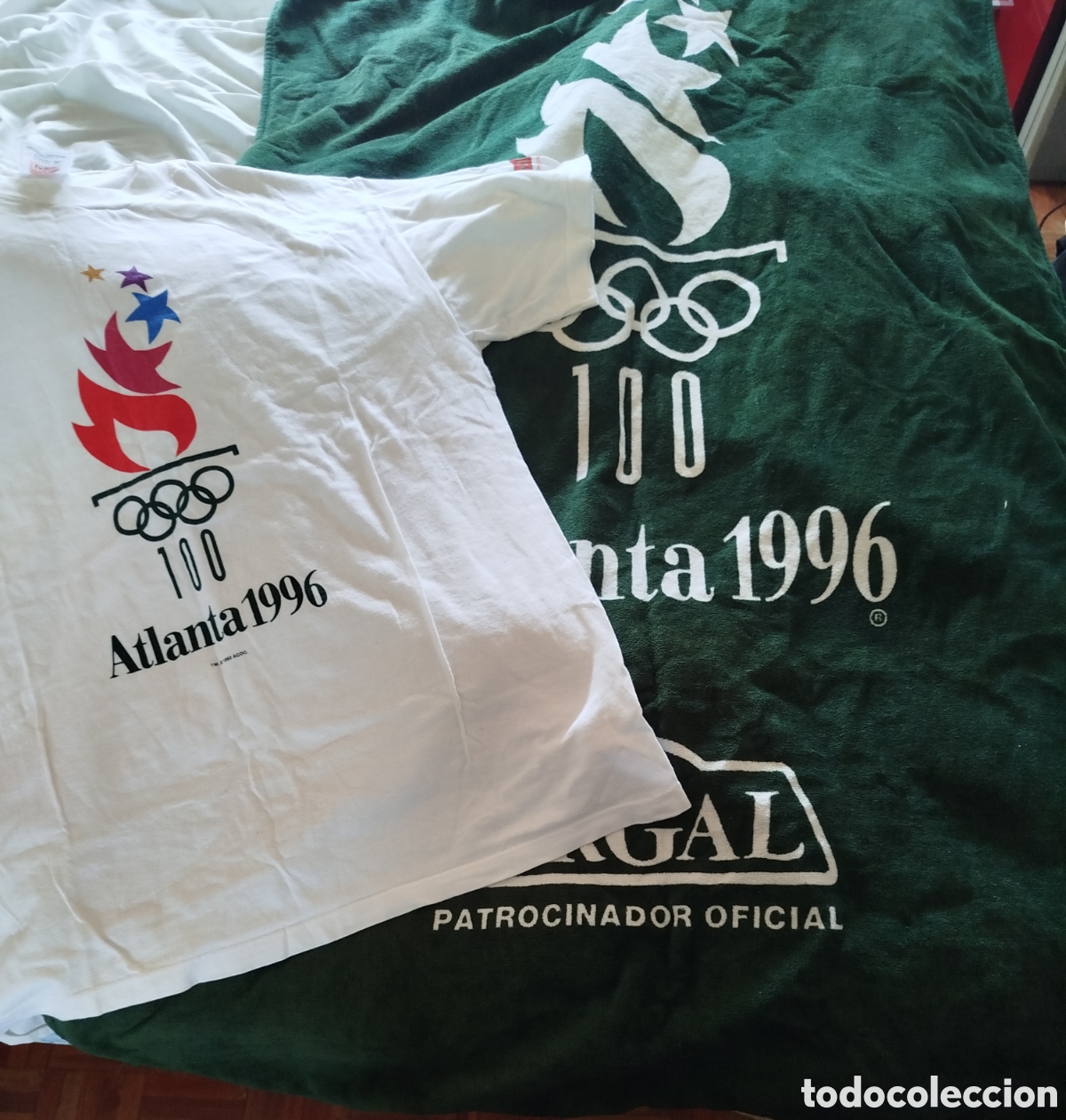 Coleccionismo deportivo: Camiseta Blanca y toalla Oficial Atlanta 1996