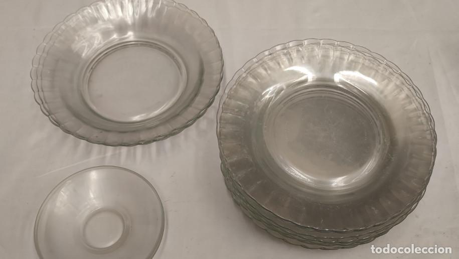 Coleccionismo deportivo: LOTE DE 15 PLATOS VINTAGE, 12 LLANOS Y 3 HONDOS O SOPEROS DURALEX, 23 CM